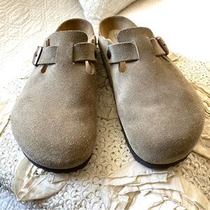 Birkenstock Taupe Boston Soft Footbed Suede Clogs Men’s Size 10 || 43